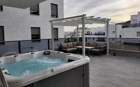 5 Diamonds Mini Penthouse & Jacuzzi